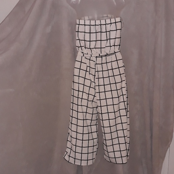 One piece Capri jumpsuit - Picture 2 of 2